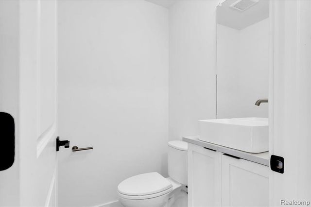 3416 Cochrane St 4, Detroit, MI 48208