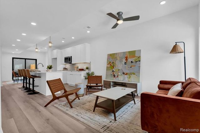 3416 Cochrane St 4, Detroit, MI 48208