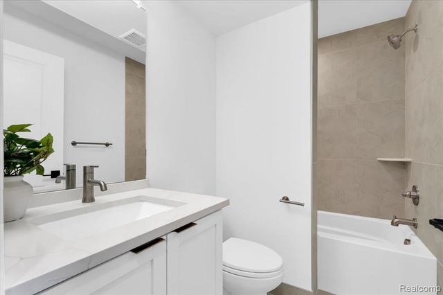 3416 Cochrane St 4, Detroit, MI 48208