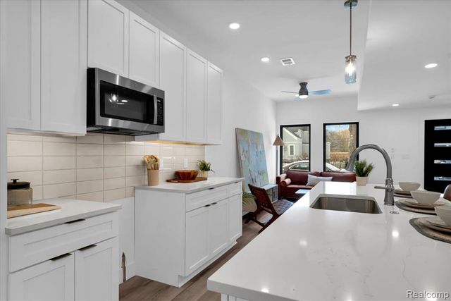 3416 Cochrane St 4, Detroit, MI 48208