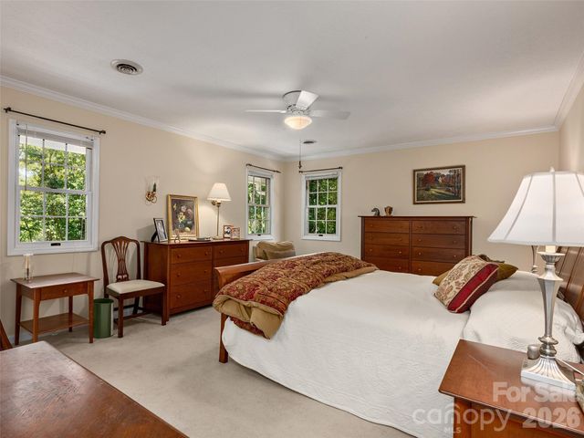 440 Sondley Woods Place, Asheville, NC 28805