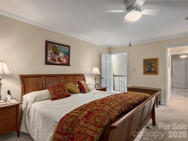 440 Sondley Woods Place, Asheville, NC 28805