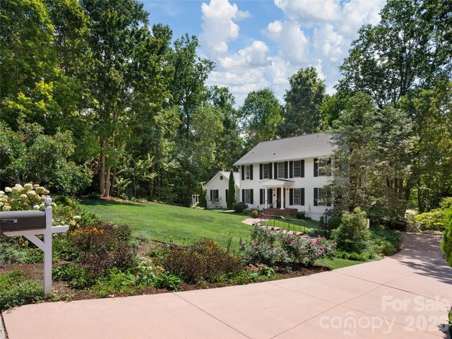 440 Sondley Woods Place, Asheville, NC 28805