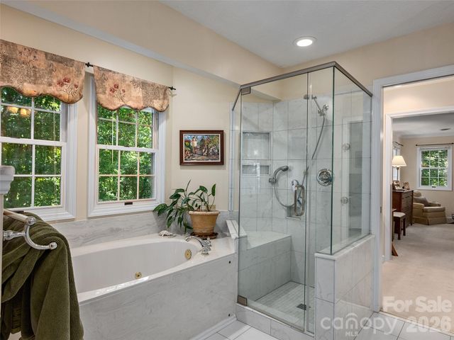 440 Sondley Woods Place, Asheville, NC 28805