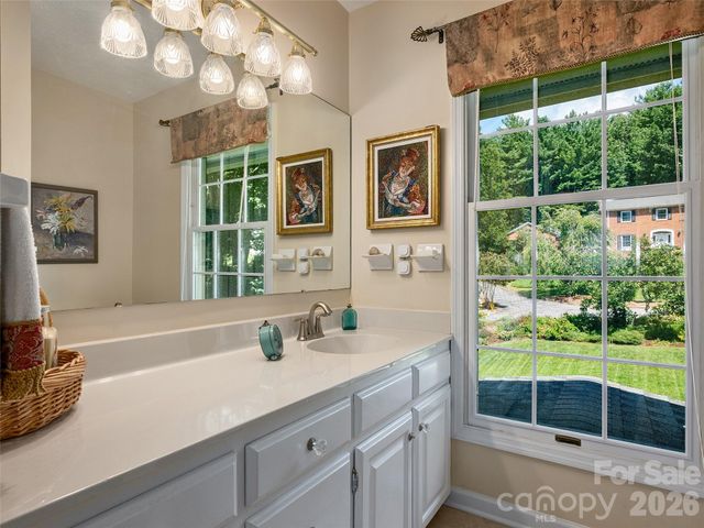 440 Sondley Woods Place, Asheville, NC 28805