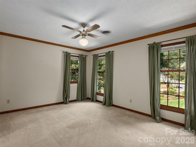440 Sondley Woods Place, Asheville, NC 28805