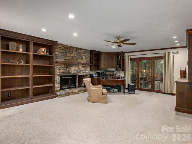 440 Sondley Woods Place, Asheville, NC 28805