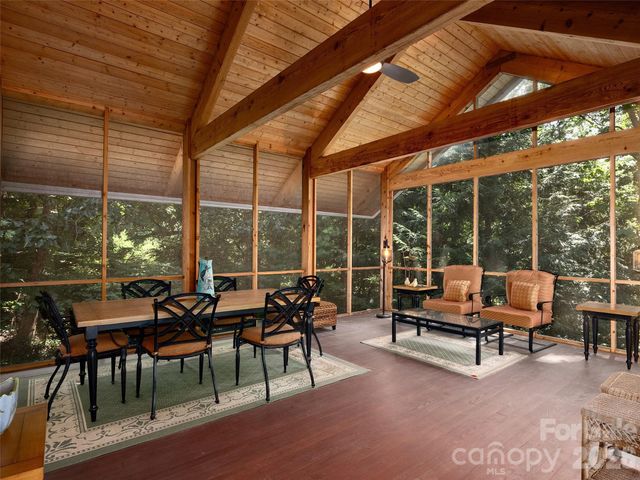 440 Sondley Woods Place, Asheville, NC 28805