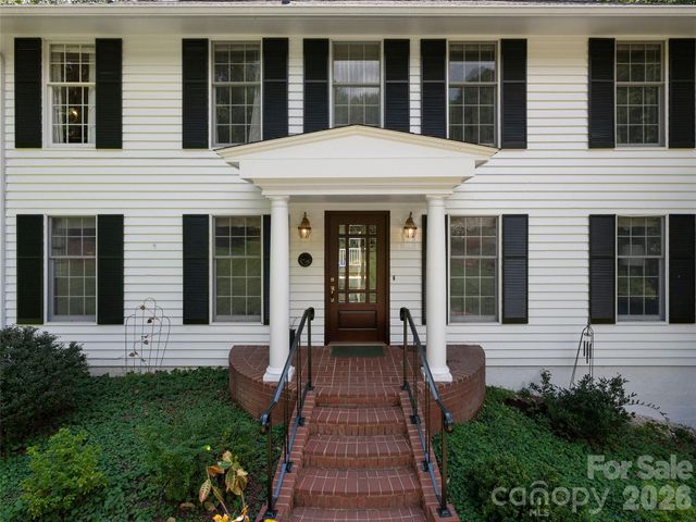 440 Sondley Woods Place, Asheville, NC 28805