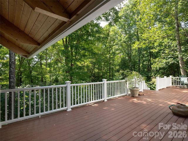 440 Sondley Woods Place, Asheville, NC 28805