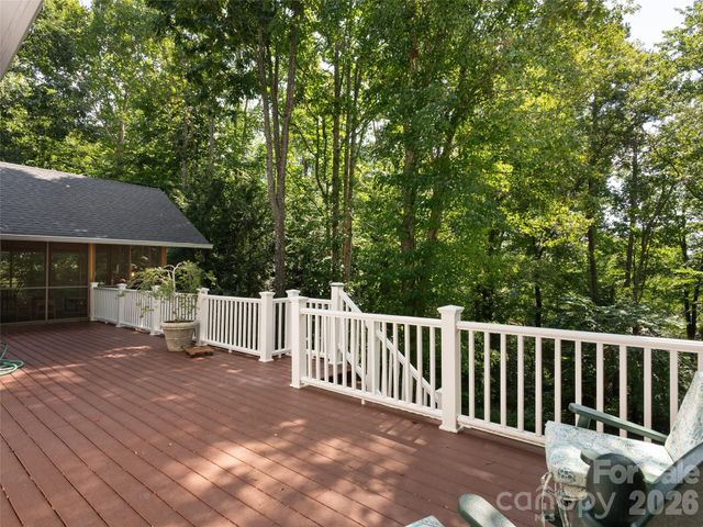 440 Sondley Woods Place, Asheville, NC 28805