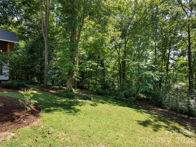 440 Sondley Woods Place, Asheville, NC 28805