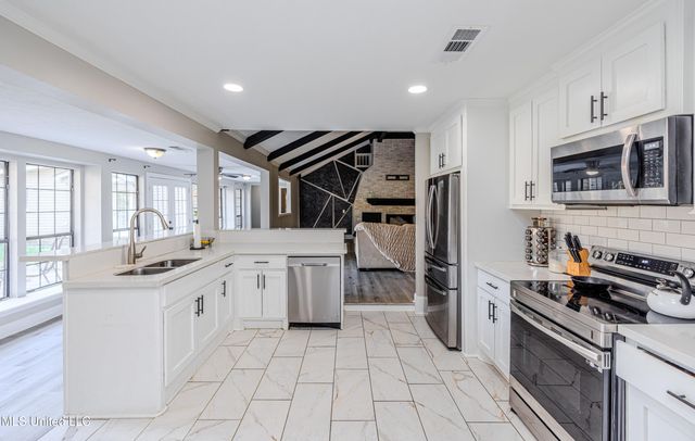 28 Deerfield Drive, Madison, MS 39110