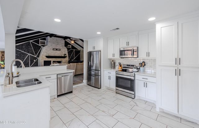 28 Deerfield Drive, Madison, MS 39110