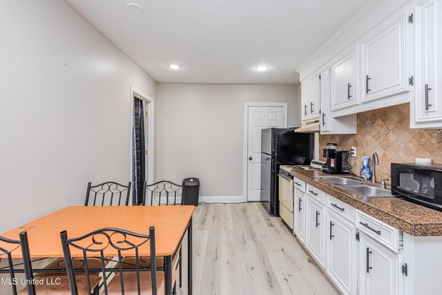 28 Deerfield Drive, Madison, MS 39110