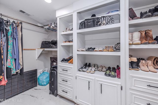 28 Deerfield Drive, Madison, MS 39110