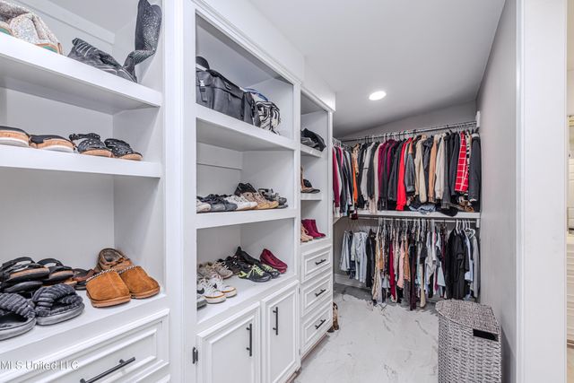 28 Deerfield Drive, Madison, MS 39110