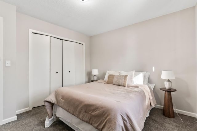 916 E Village Circle SE, Rochester, MN 55904