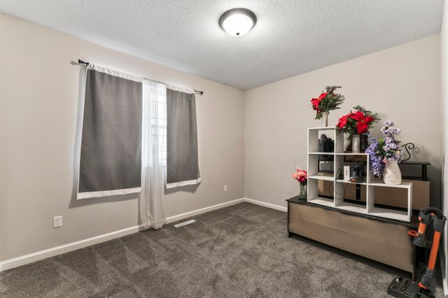 916 E Village Circle SE, Rochester, MN 55904