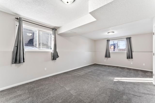 916 E Village Circle SE, Rochester, MN 55904