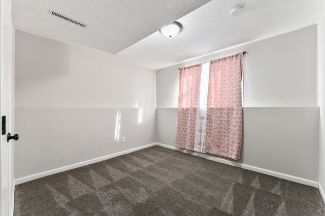 916 E Village Circle SE, Rochester, MN 55904