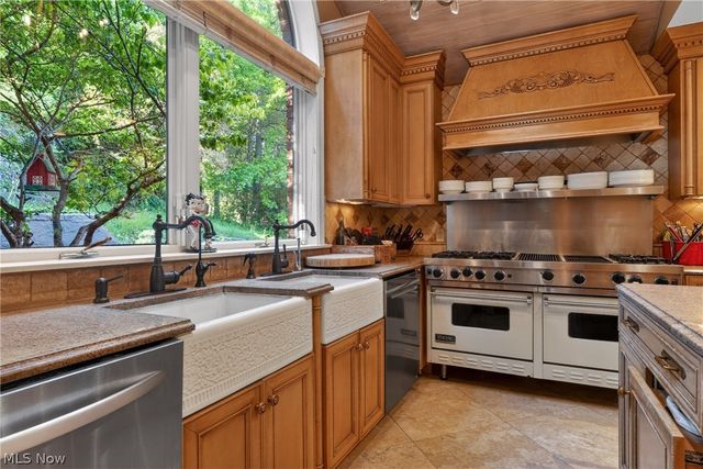 6145 Pebble Beach Court, Canfield, OH 44406
