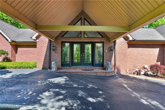 6145 Pebble Beach Court, Canfield, OH 44406