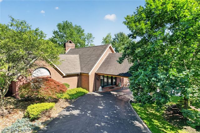6145 Pebble Beach Court, Canfield, OH 44406