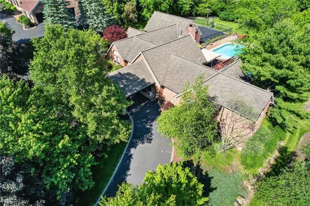 6145 Pebble Beach Court, Canfield, OH 44406