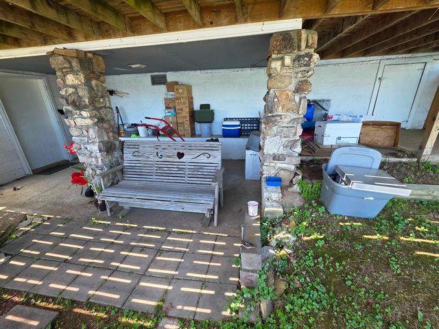 14 W Lake Estates Circle, Cherokee Village, AR 72529