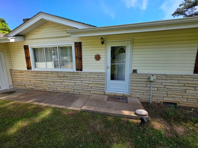 14 W Lake Estates Circle, Cherokee Village, AR 72529