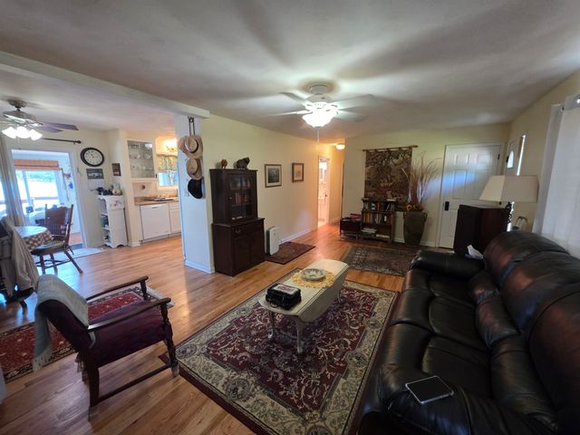 14 W Lake Estates Circle, Cherokee Village, AR 72529