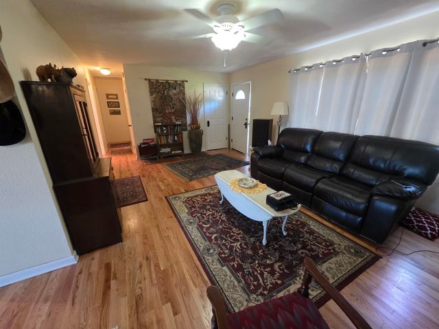 14 W Lake Estates Circle, Cherokee Village, AR 72529