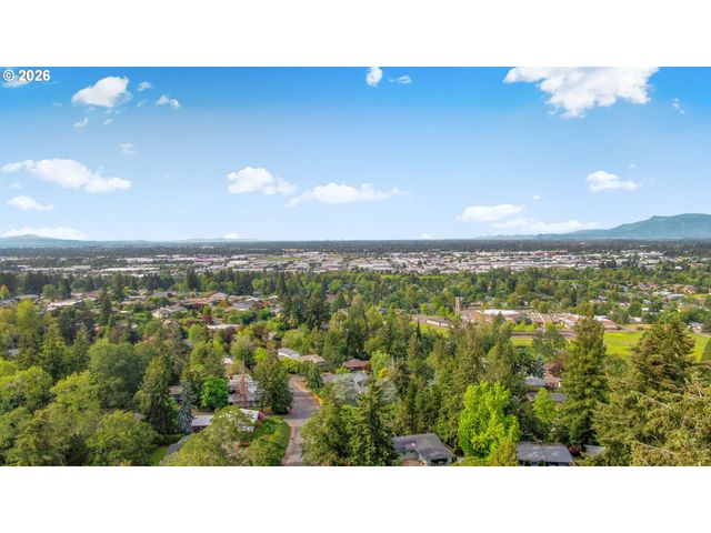 2610 HIGHLAND OAKS Dr, Eugene, OR 97405