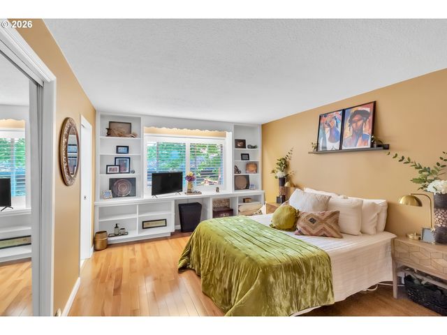 2610 HIGHLAND OAKS Dr, Eugene, OR 97405