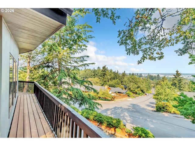 2610 HIGHLAND OAKS Dr, Eugene, OR 97405