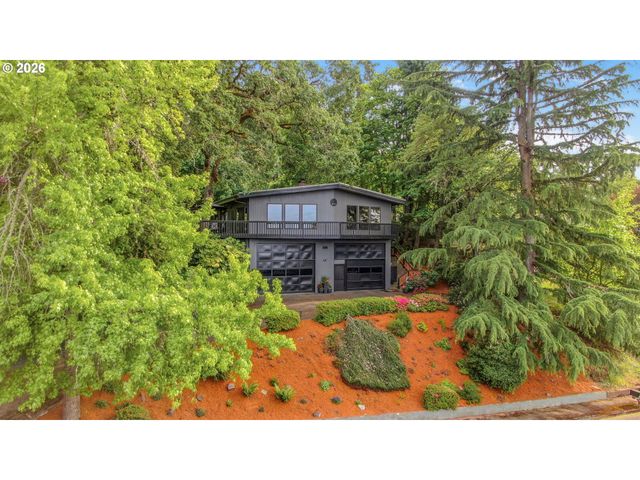 2610 HIGHLAND OAKS Dr, Eugene, OR 97405