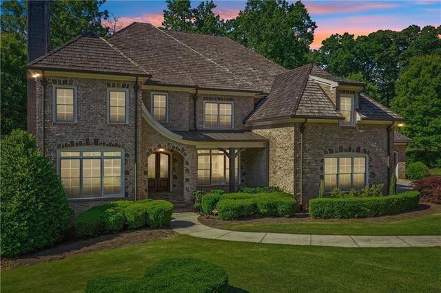 880 Crabapple Hill, Alpharetta, GA 30004