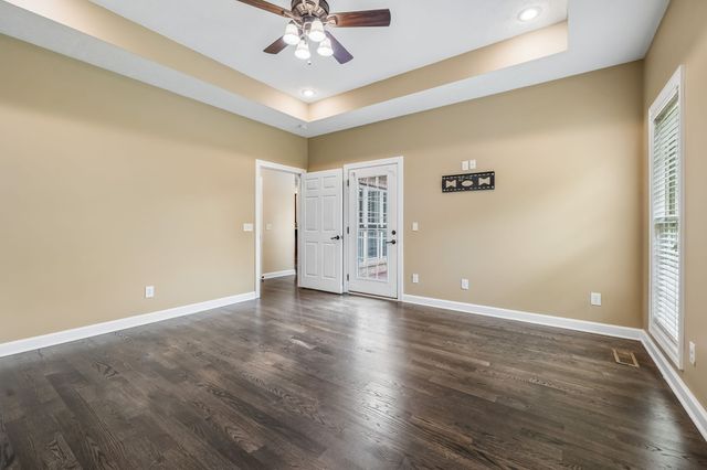 335 Hankins Ln, Hartsville, TN 37074