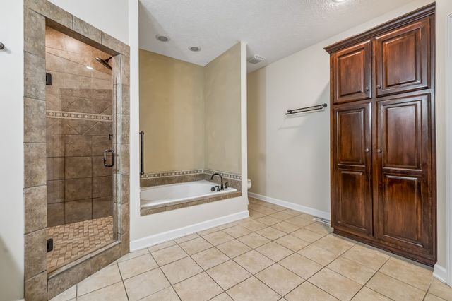 335 Hankins Ln, Hartsville, TN 37074