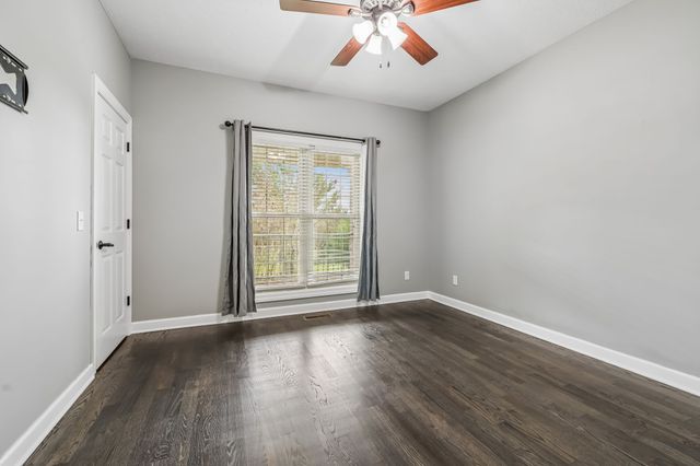 335 Hankins Ln, Hartsville, TN 37074