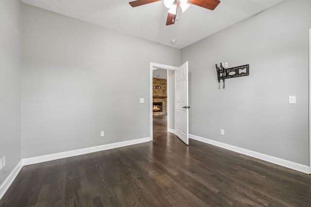 335 Hankins Ln, Hartsville, TN 37074