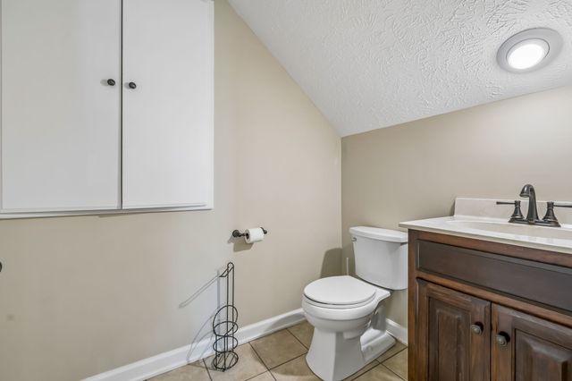 335 Hankins Ln, Hartsville, TN 37074