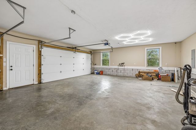 335 Hankins Ln, Hartsville, TN 37074