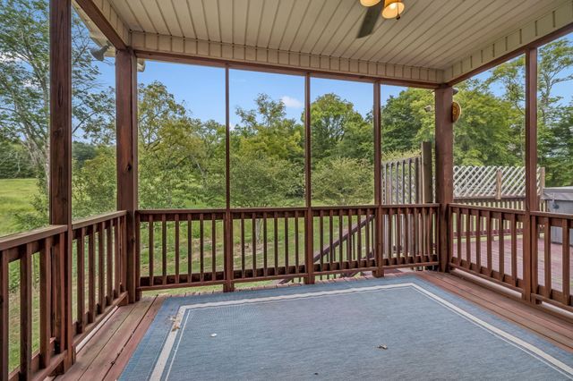 335 Hankins Ln, Hartsville, TN 37074