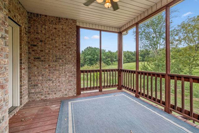 335 Hankins Ln, Hartsville, TN 37074