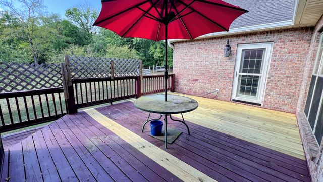 335 Hankins Ln, Hartsville, TN 37074