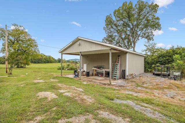 335 Hankins Ln, Hartsville, TN 37074