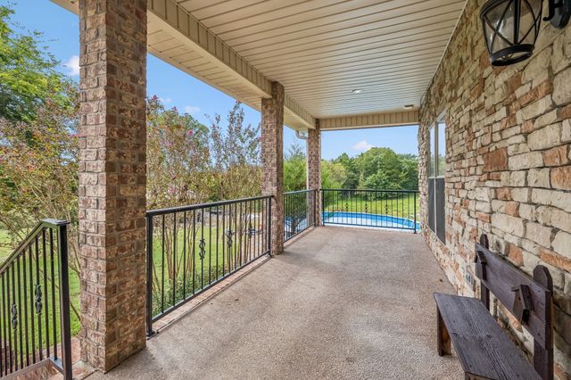 335 Hankins Ln, Hartsville, TN 37074