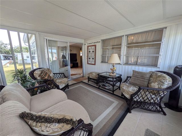 215 WILLOW OAK LANE, Sarasota, FL 34237